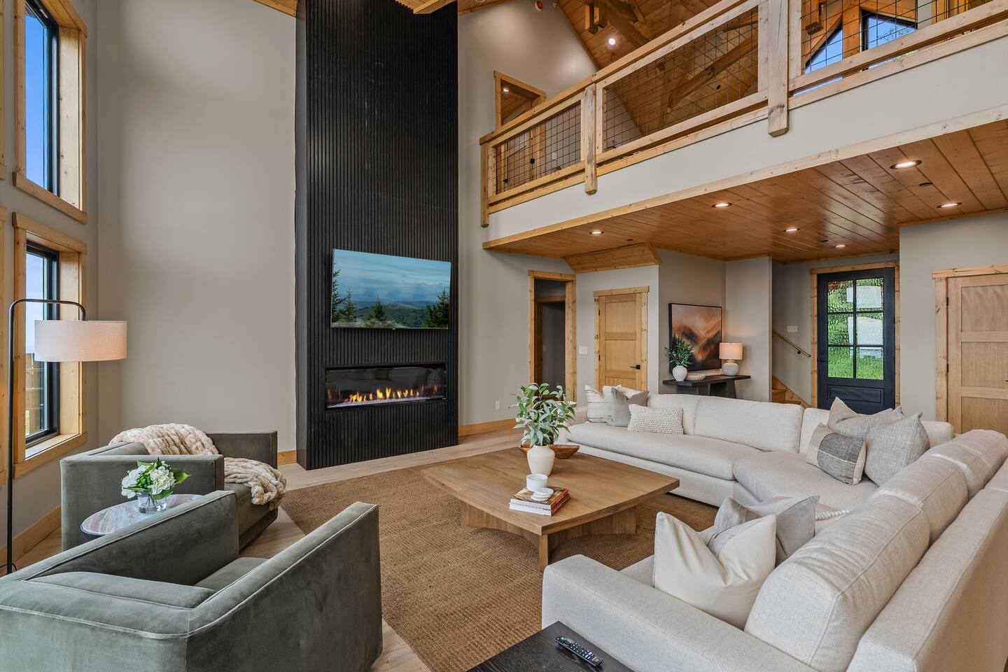 The View @ Piney – Swim Spa, Theater & Mountain Views – Gatlinburg, Tennessee cabin rental (photo 2)