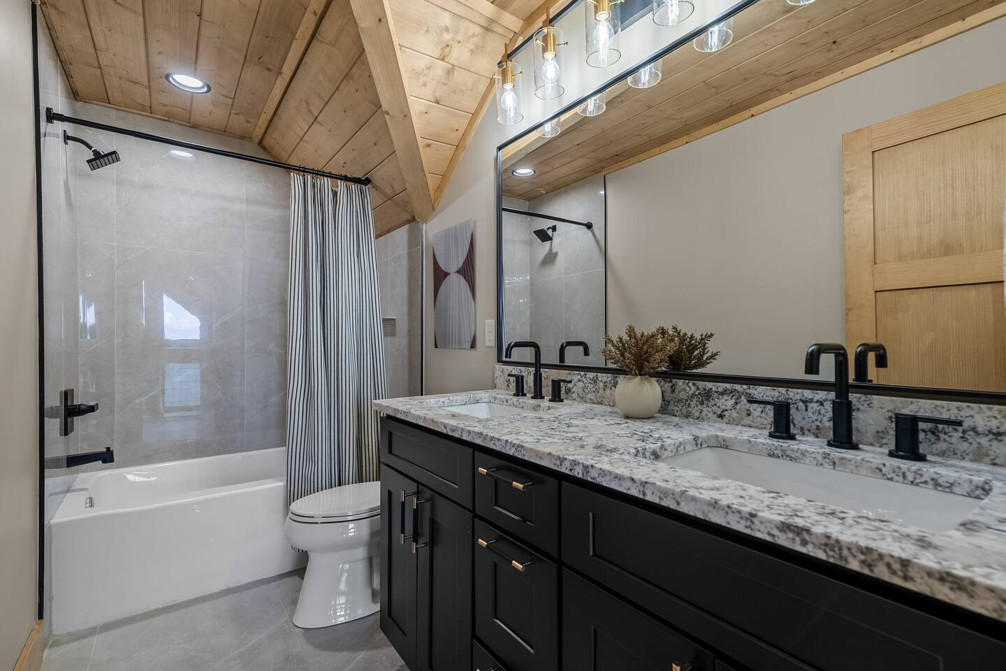 The View @ Piney – Swim Spa, Theater & Mountain Views – Gatlinburg, Tennessee cabin rental (photo 29)