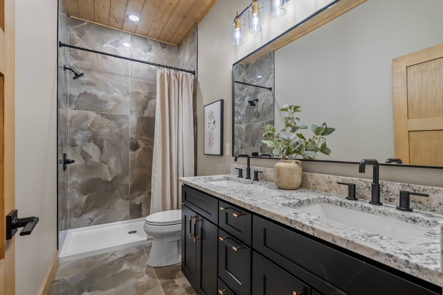 The View @ Piney – Swim Spa, Theater & Mountain Views – Gatlinburg, Tennessee cabin rental (photo 30)